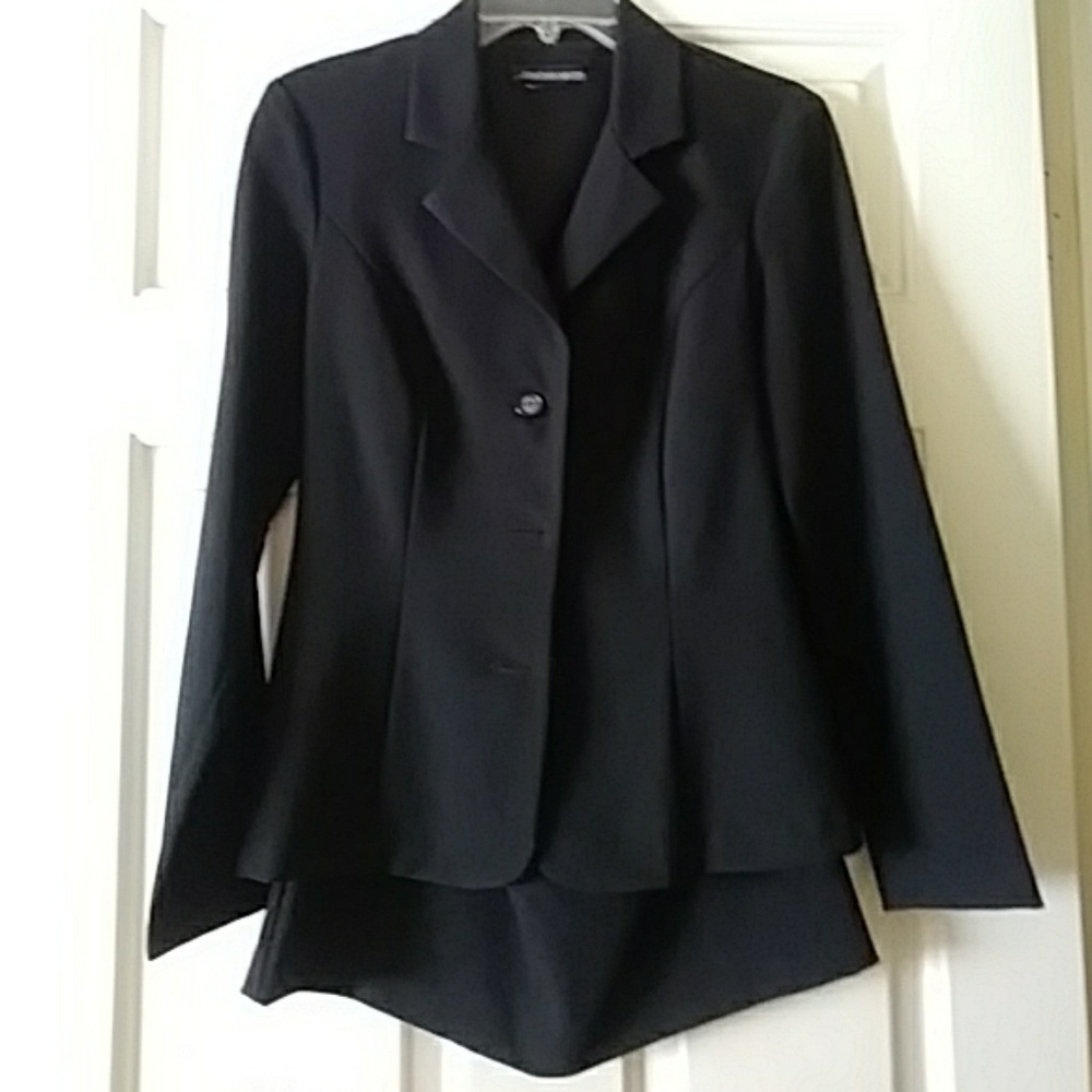 Brand new 3 button jacket/ skirt Suit. New, no tag